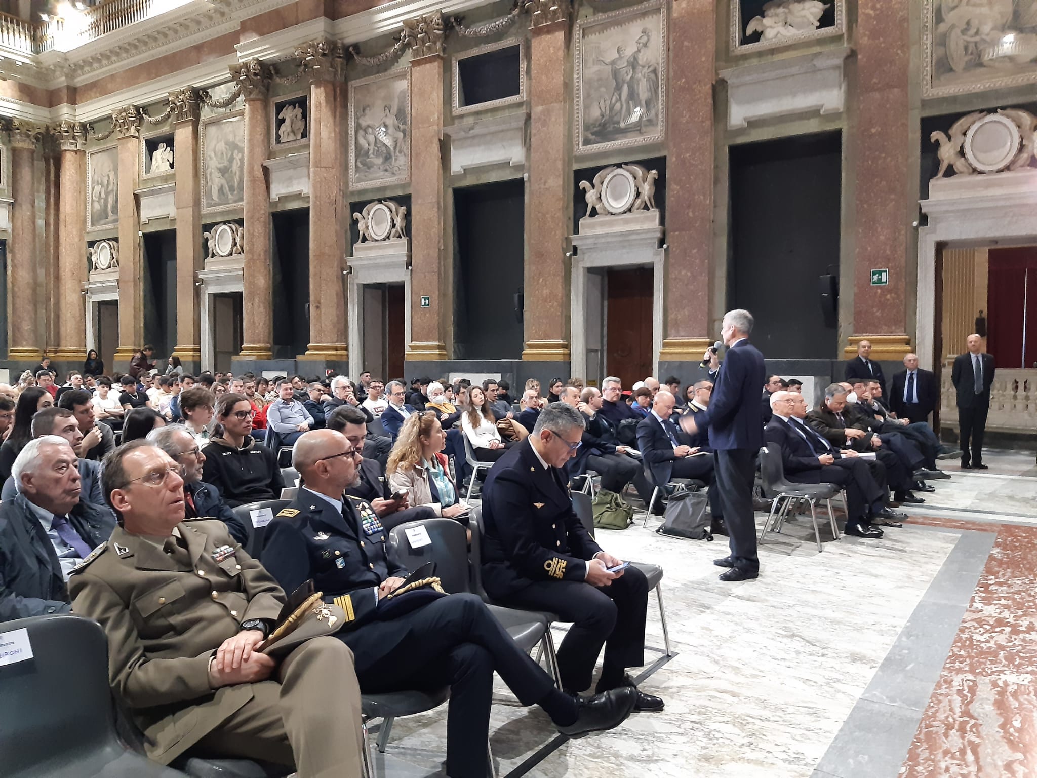 L Aeronautica Militare celebra il centenario a Genova con un